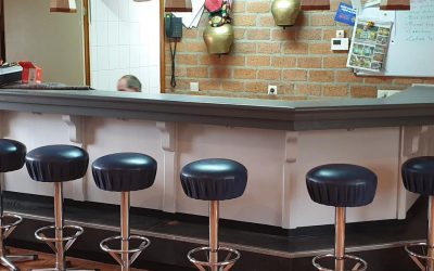 Vandaag wordt er hard gewerkt om onze accommodatie weer in orde te brengen. De t…