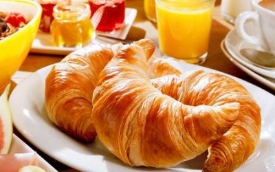Vanaf zondag 26 april zullen “Keurslager -” en “Echte bakker Boenders“  iedere z…