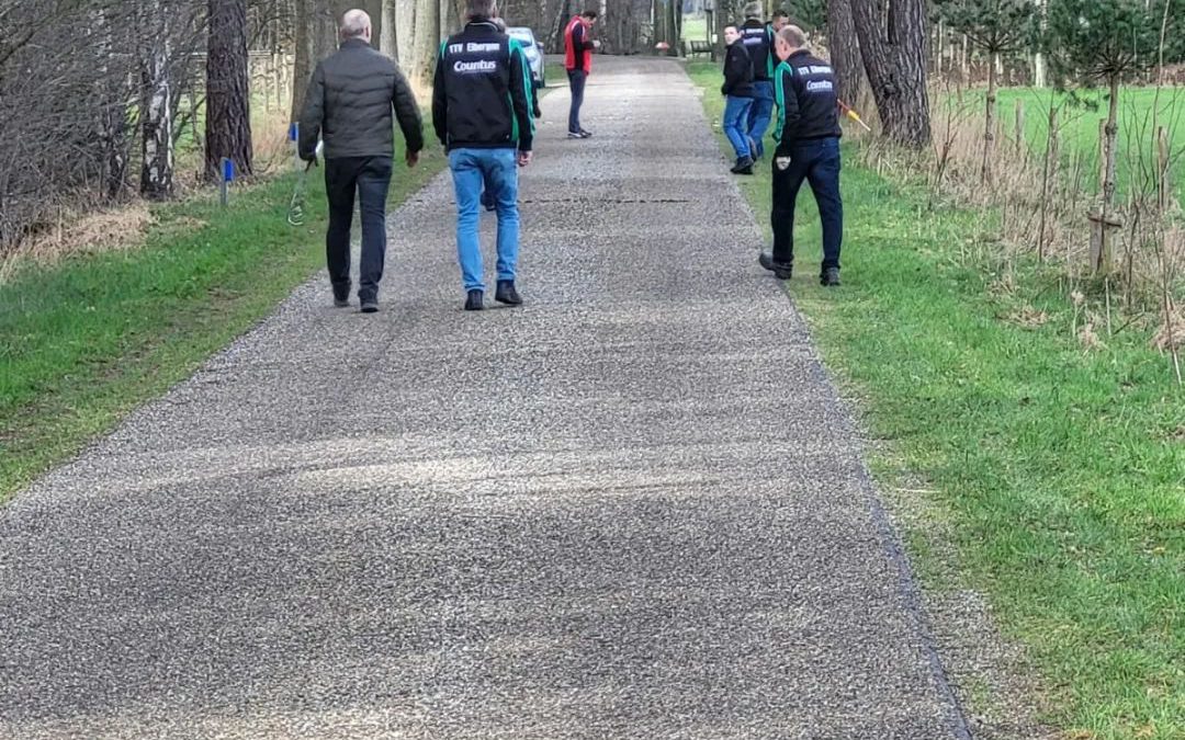 Na een paar jaar is het eindelijk weer mogelijk om klootschiet (slootgooi) tradi…